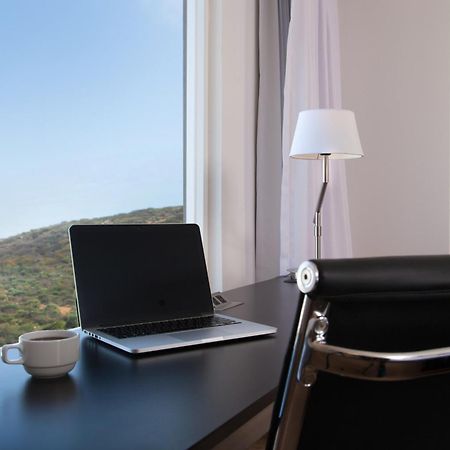 Fiesta Inn Silao Puerto Interior Экстерьер фото