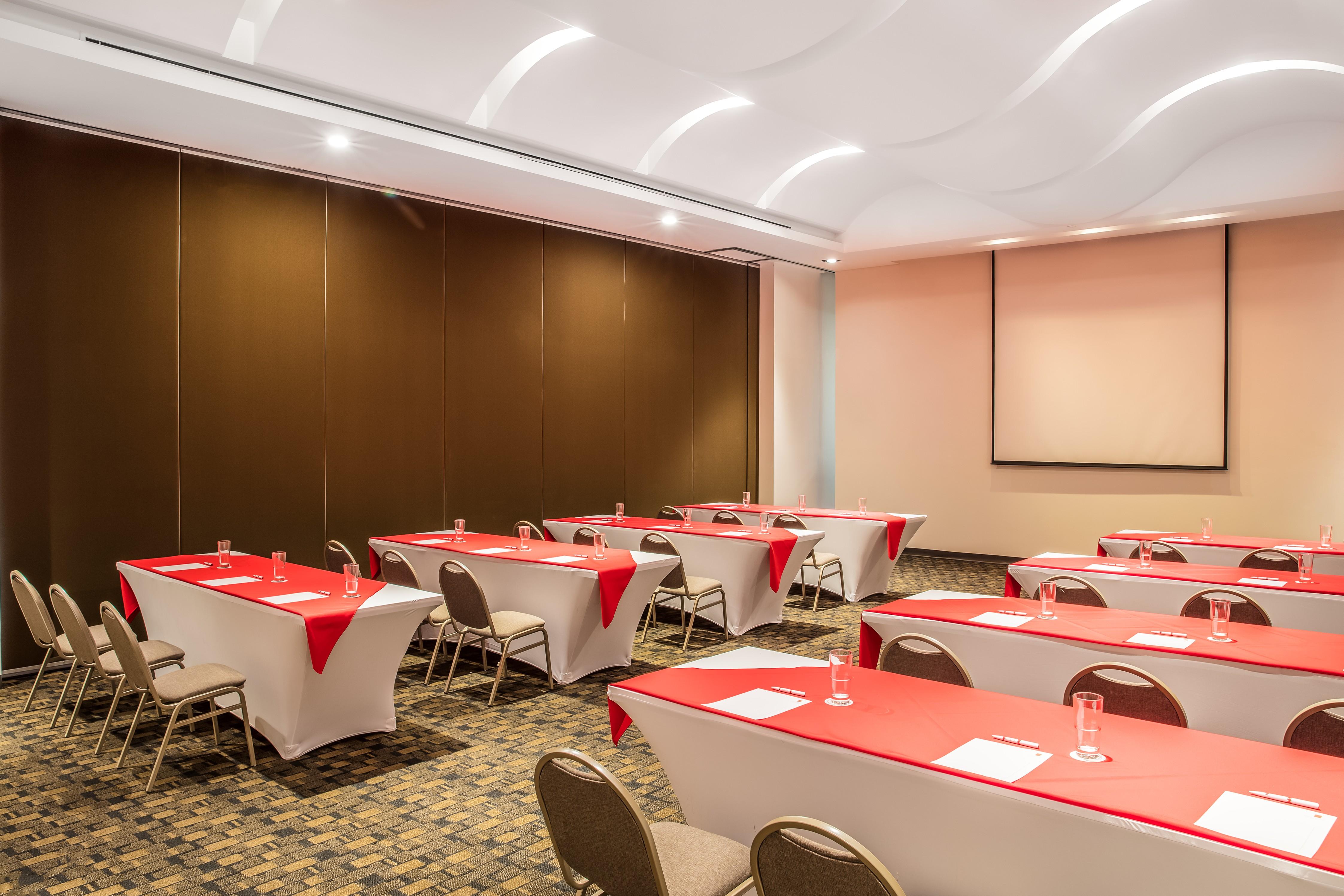Fiesta Inn Silao Puerto Interior Экстерьер фото